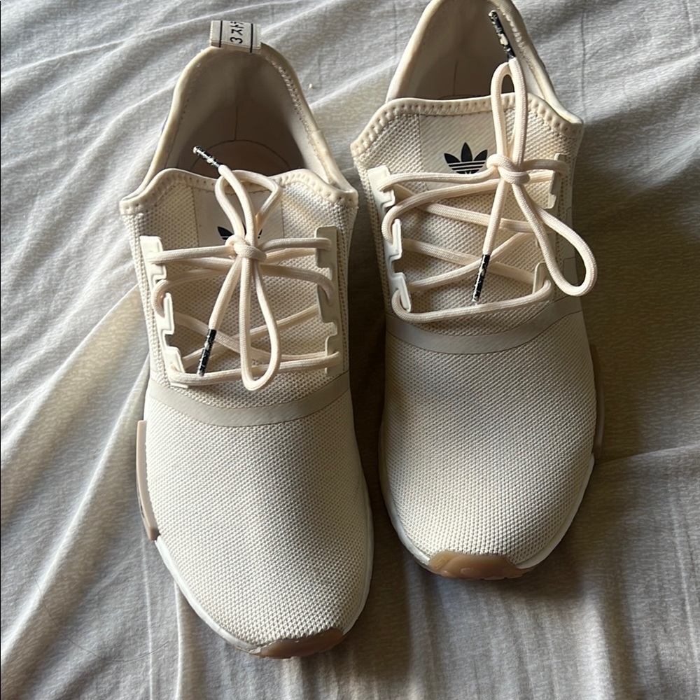 Adidas Women's Cream Sneakers